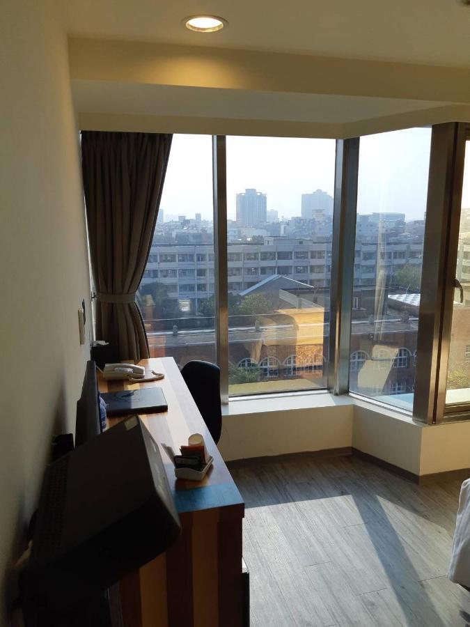 Xinshe Hotel - Hsinchu Bagian luar foto