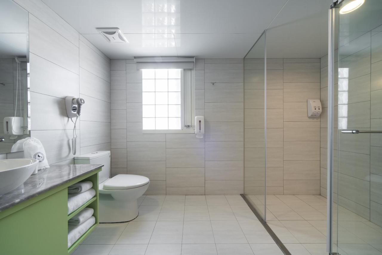 Xinshe Hotel - Hsinchu Bagian luar foto