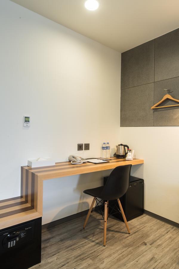 Xinshe Hotel - Hsinchu Bagian luar foto