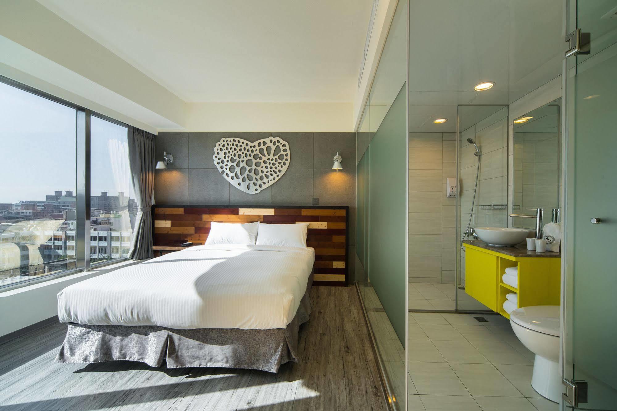 Xinshe Hotel - Hsinchu Bagian luar foto