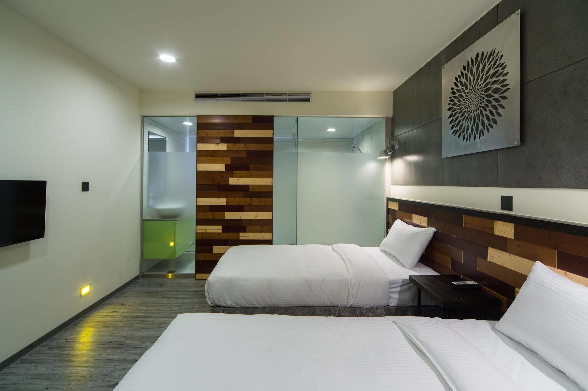 Xinshe Hotel - Hsinchu Bagian luar foto