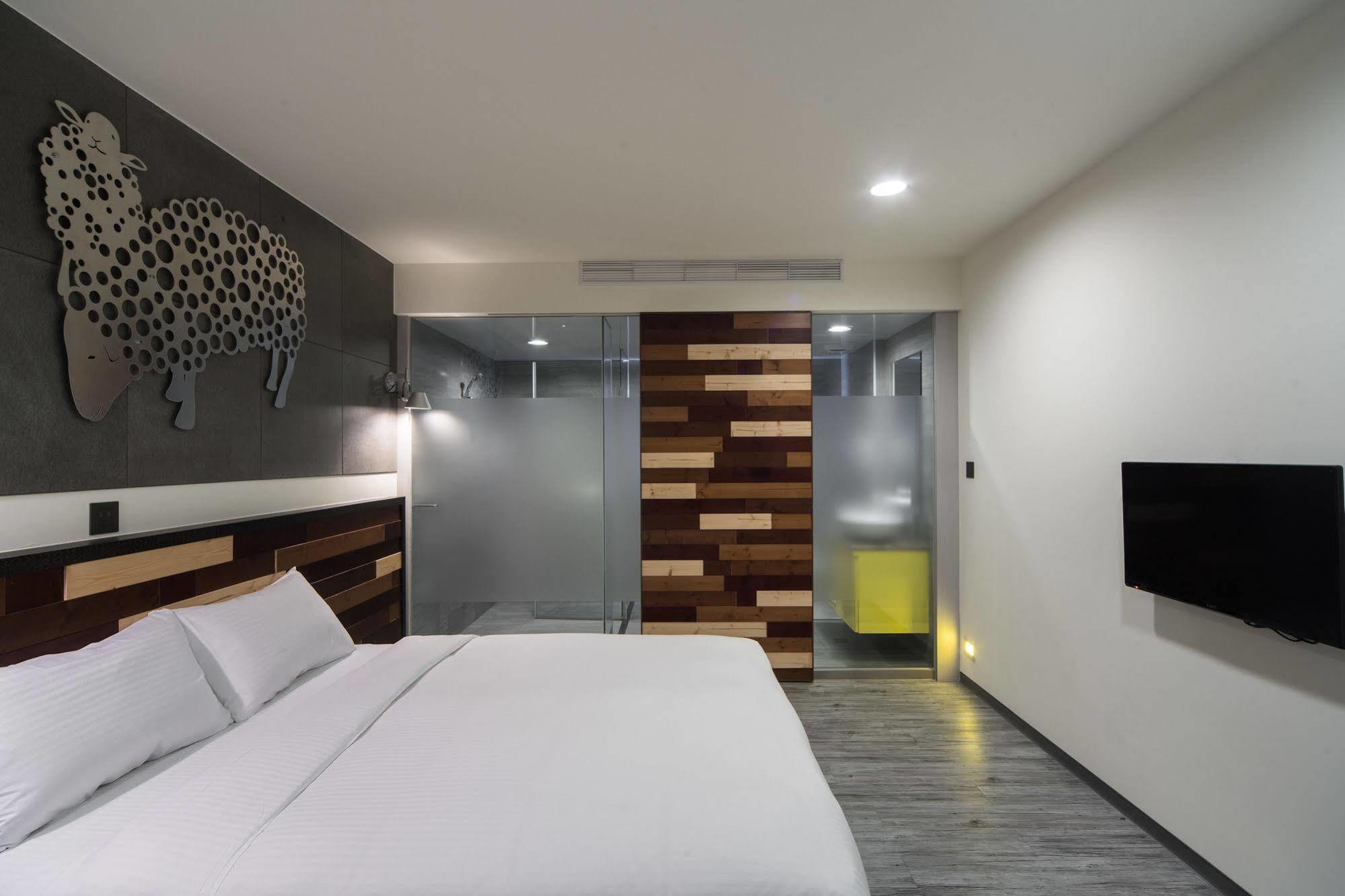 Xinshe Hotel - Hsinchu Bagian luar foto